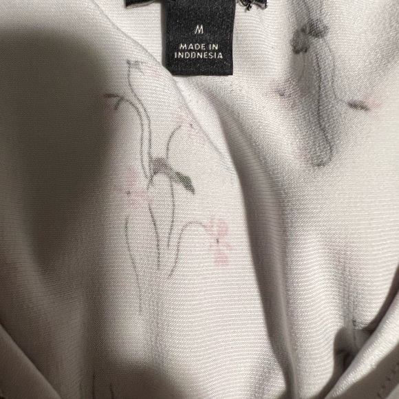 Ann Taylor cap sleeve shirt. Size medium, cream color. - Picture 3 of 4